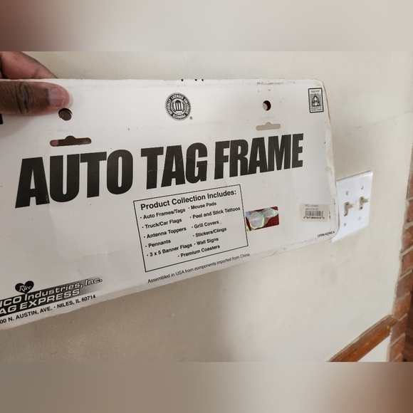 License plate frame - Picture 3 of 3